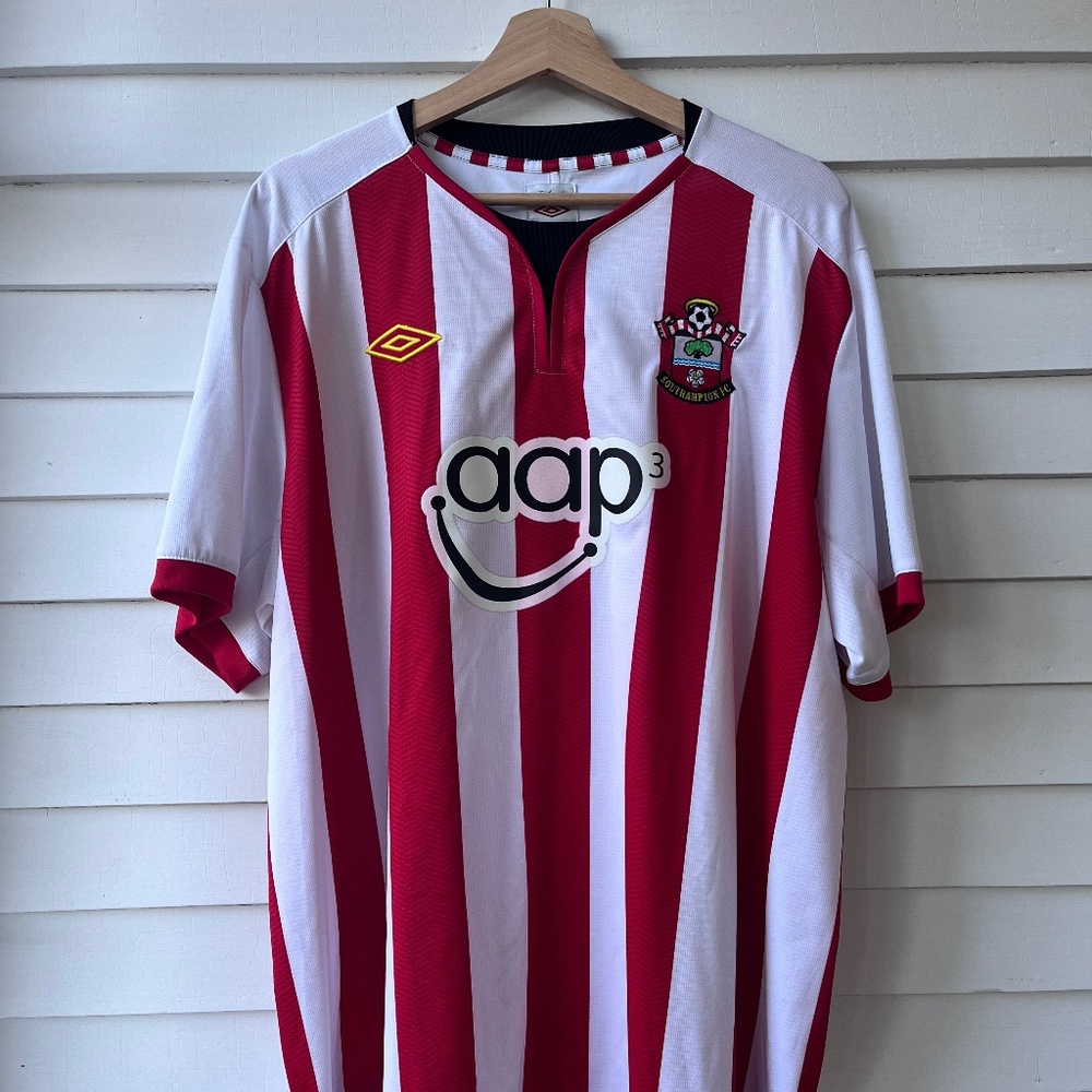Southampton home football soccer jersey 2011 - 2012 Umbro